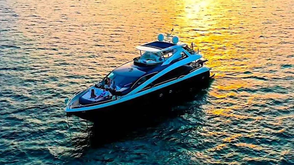 90' SunSeeker - Yacht Rental in Miami Beach, Florida