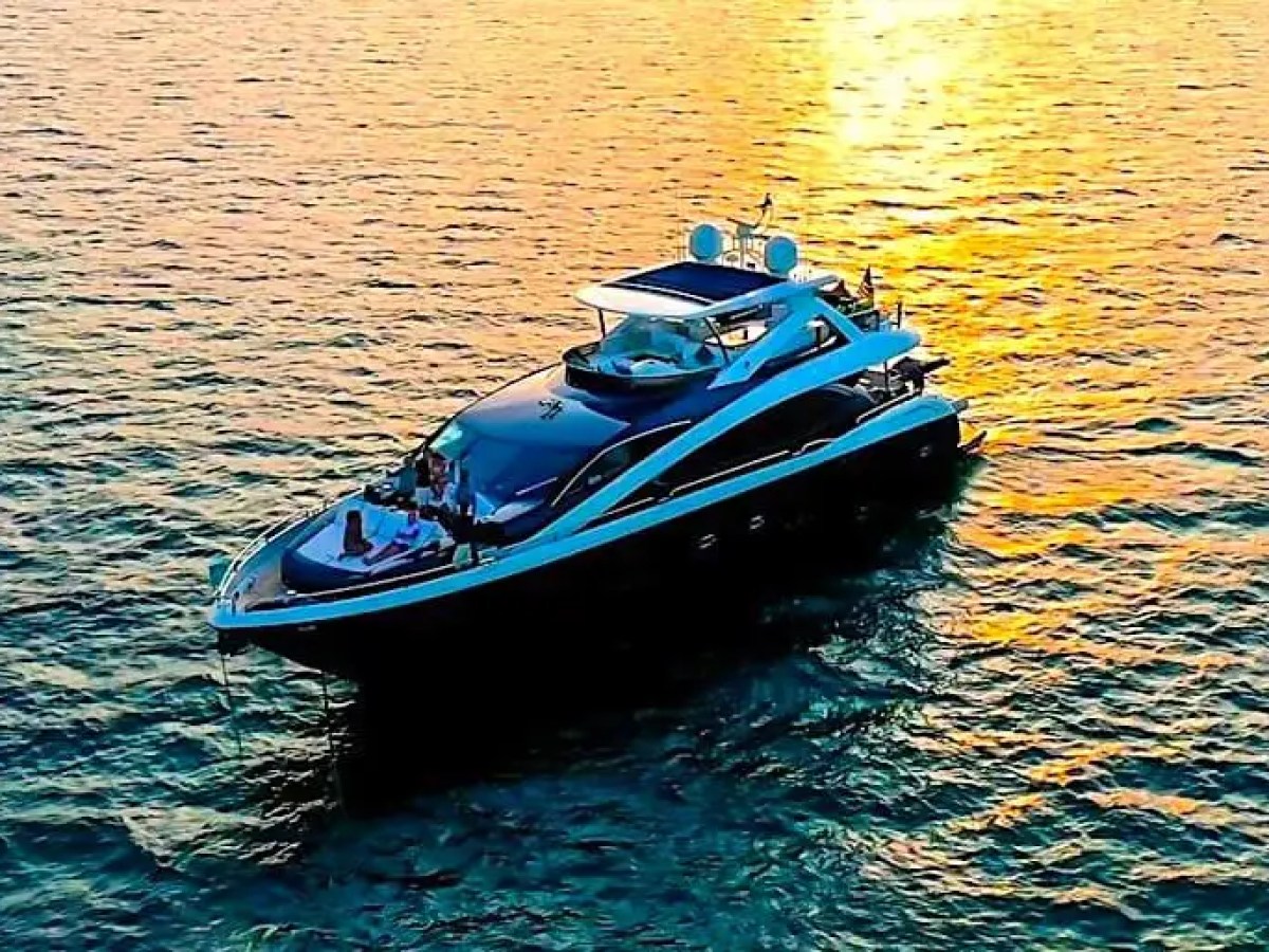 90' SunSeeker - Yacht Rental in Miami Beach, Florida