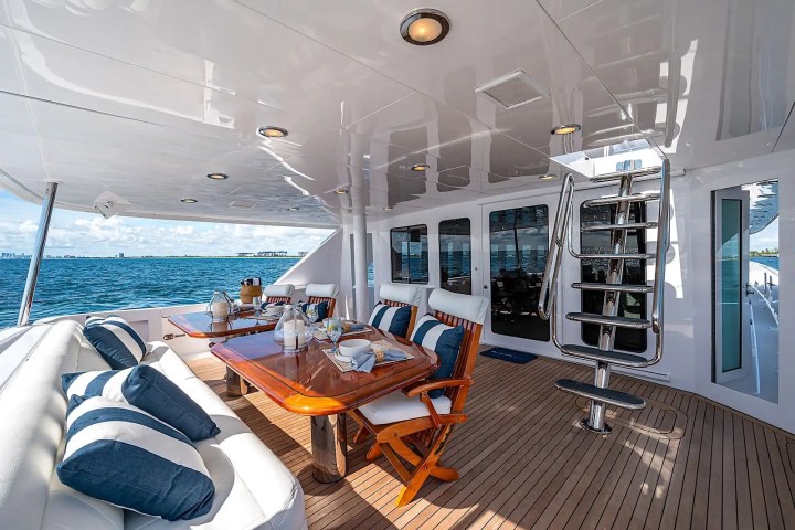 76′ Sunseeker alfresco dining Nassau