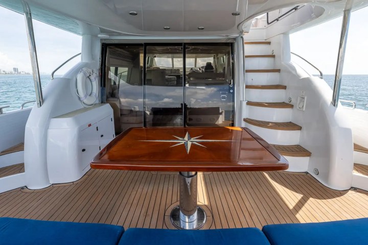80′ Sunseeker foredeck lounge Miami