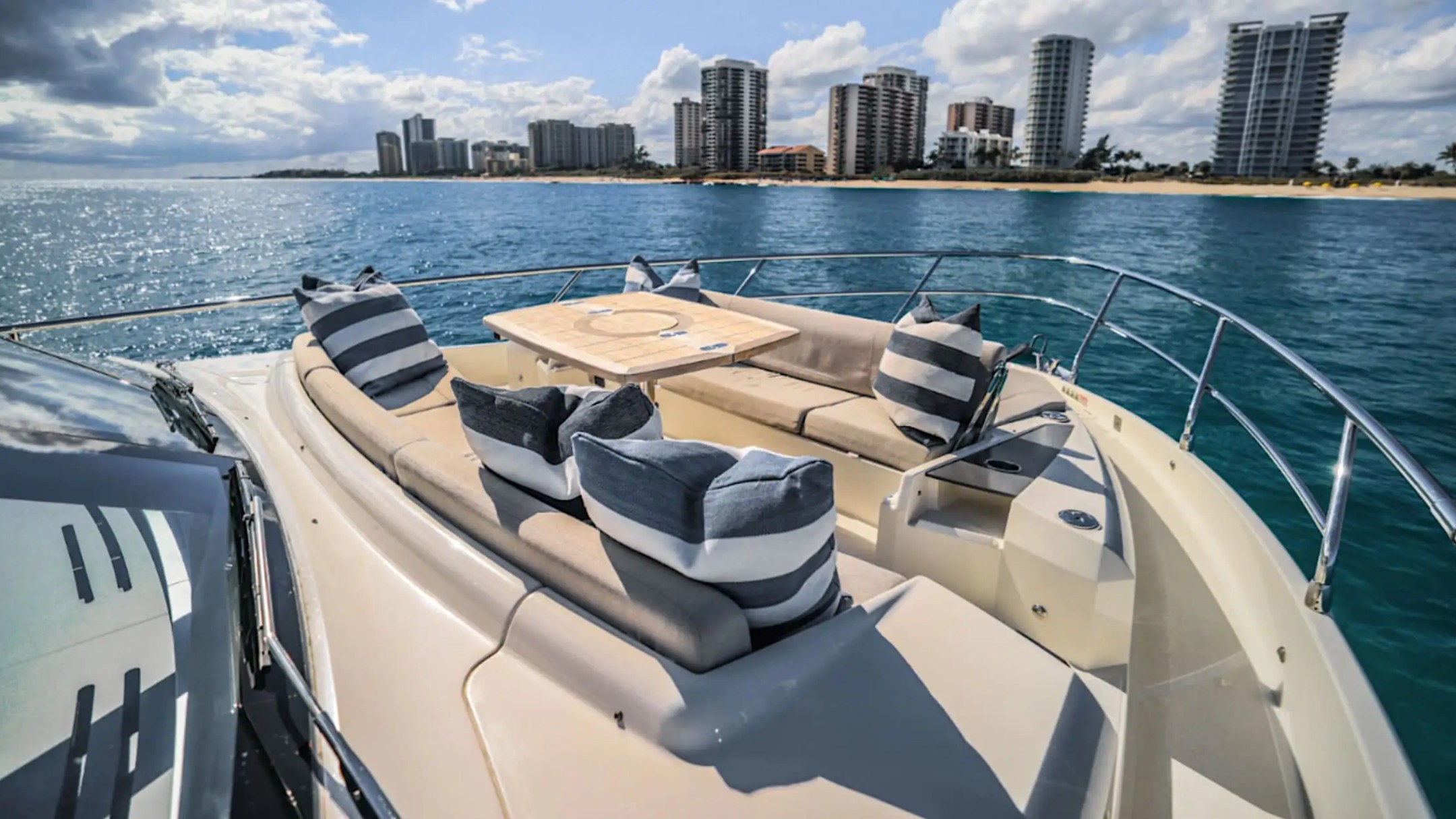 60' Absolute - Yacht Rental in Palm Beach, Florida