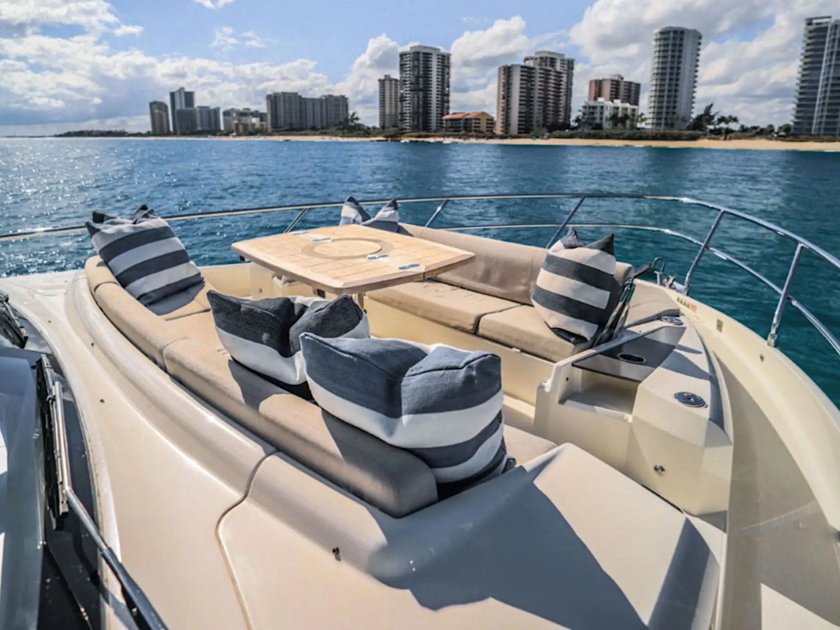 60' Absolute - Yacht Rental in Palm Beach, Florida