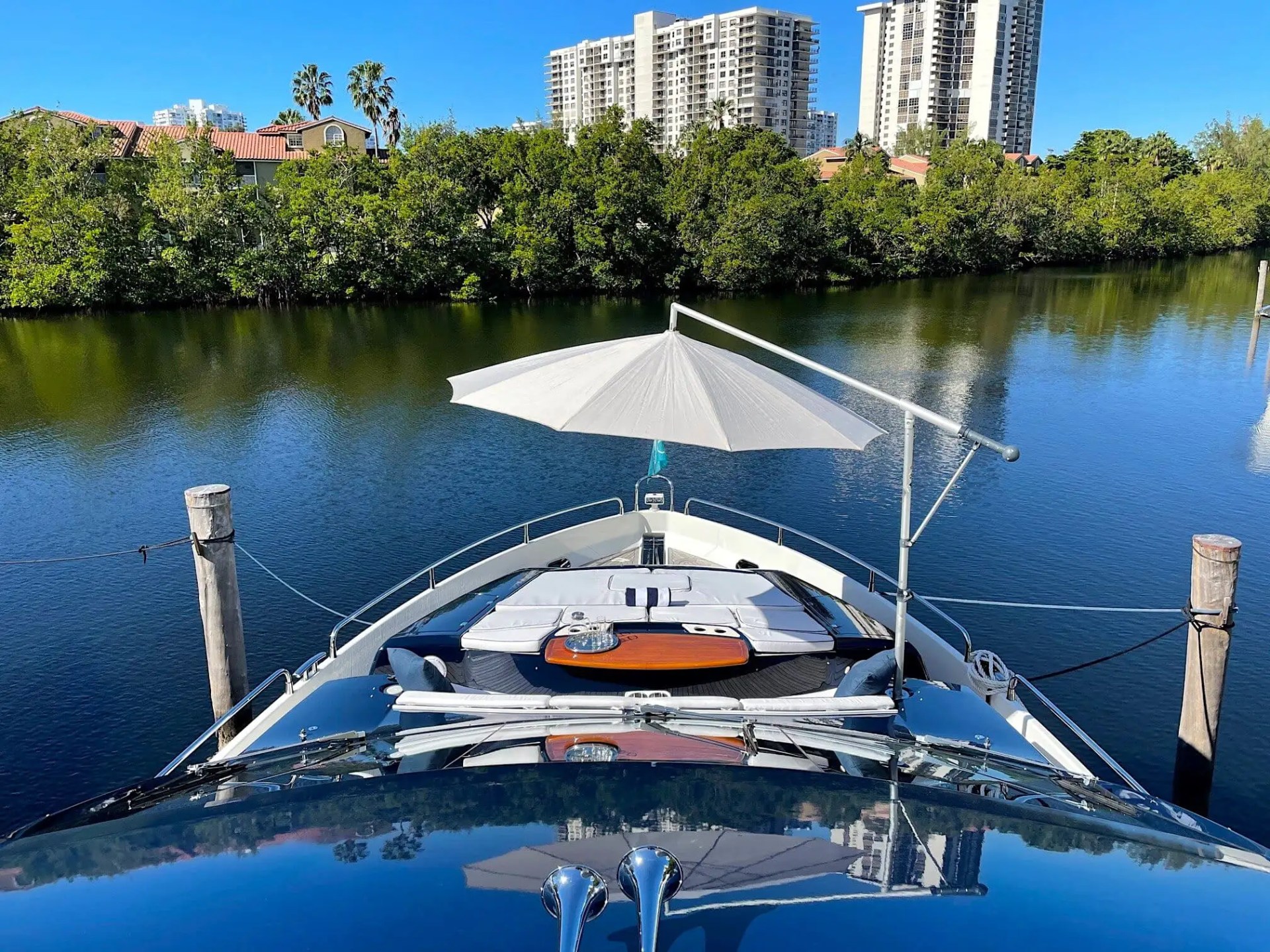 90' SunSeeker - Yacht Rental in Miami Beach, Florida