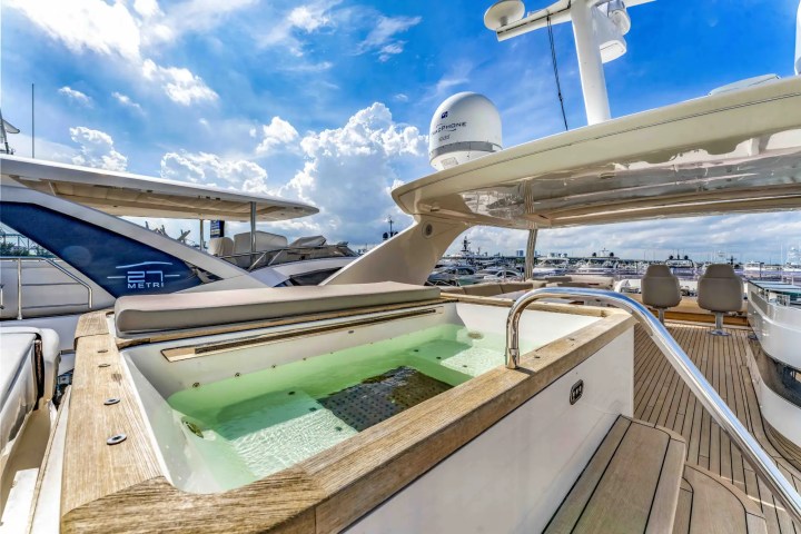 88' Princess - Yacht Rental in Miami Beach, Florida