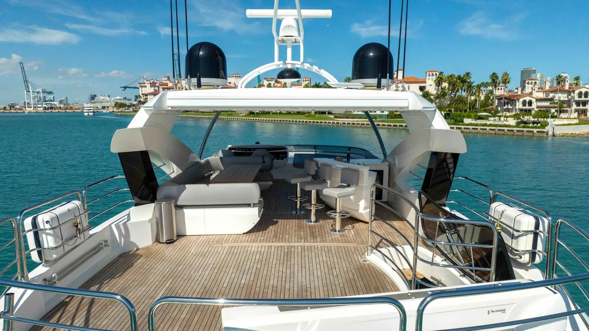 96' Sunseeker - Yacht Rental in Miami Beach, Florida