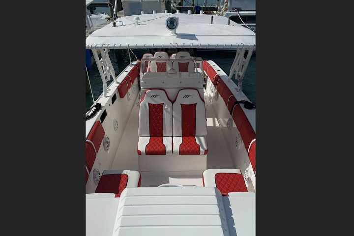 35' Marlin - Boat Rental in Nassau, Bahamas