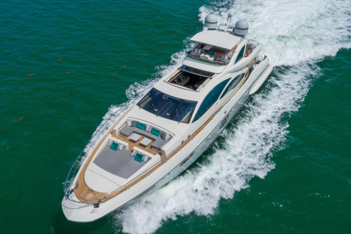 103' Azimut - Yacht Rental in Miami, Florida