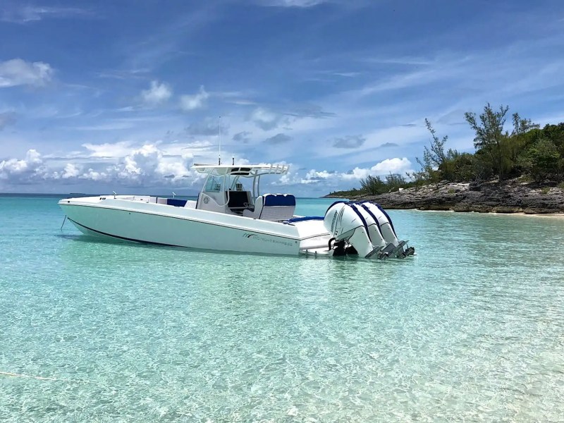 39' Midnight Express - Boat Rental in Nassau, Bahamas