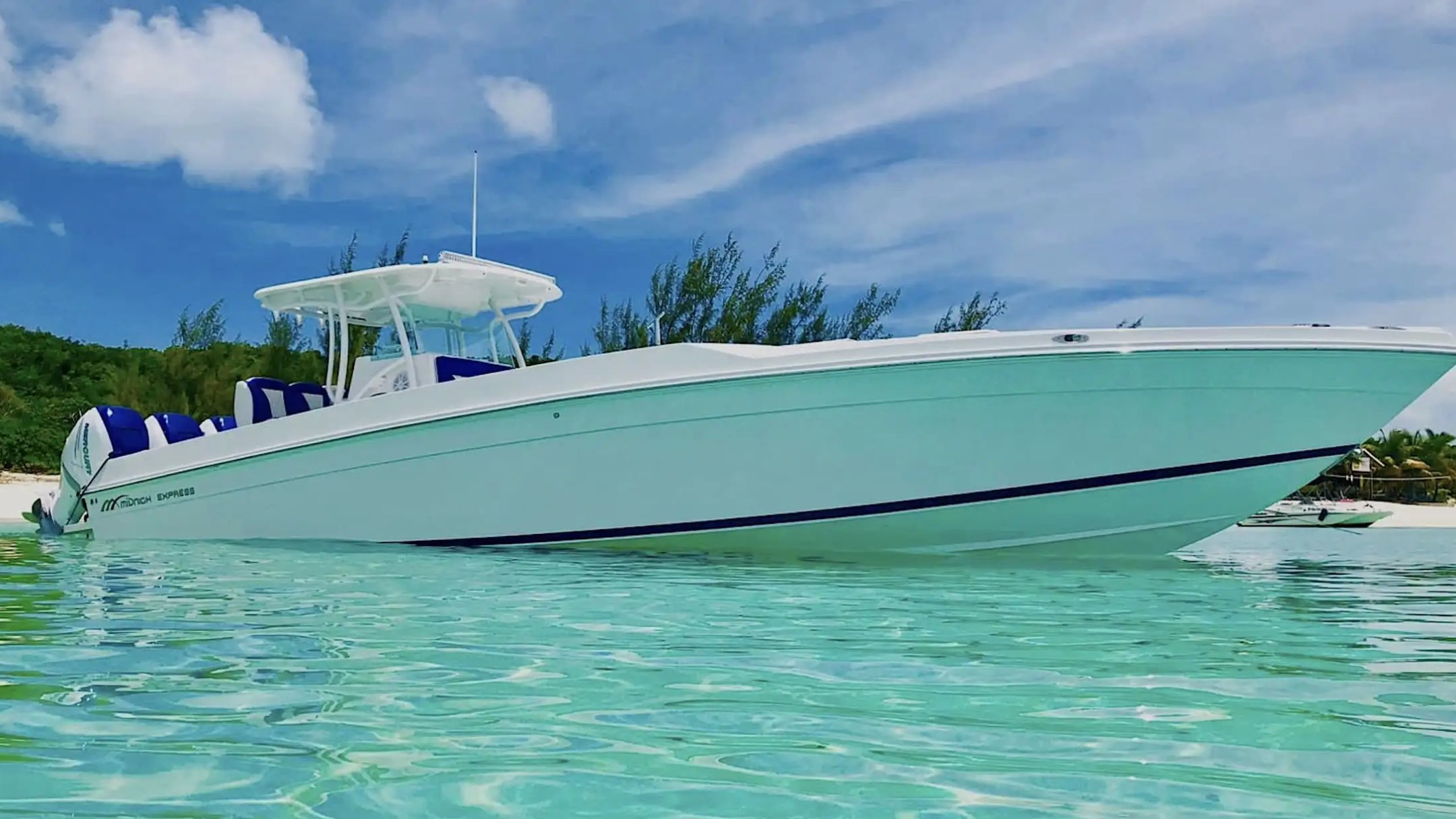 39' Midnight Express - Boat Rental in Nassau, Bahamas
