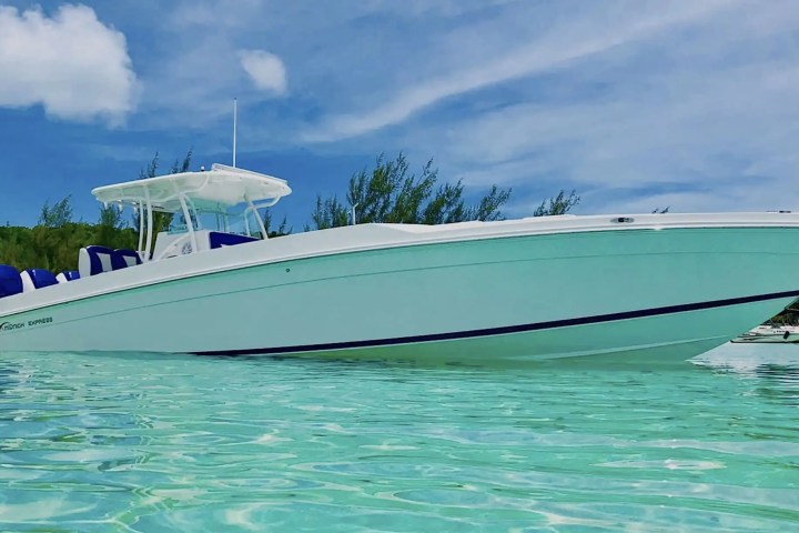 39' Midnight Express - Boat Rental in Nassau, Bahamas