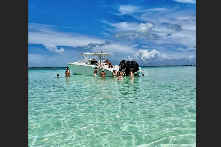 39' Midnight Express - Boat Rental in Nassau, Bahamas