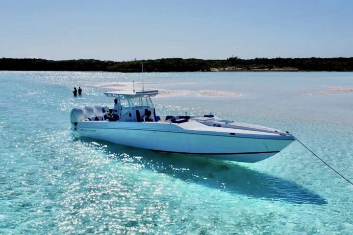 39' Midnight Express - Boat Rental in Nassau, Bahamas