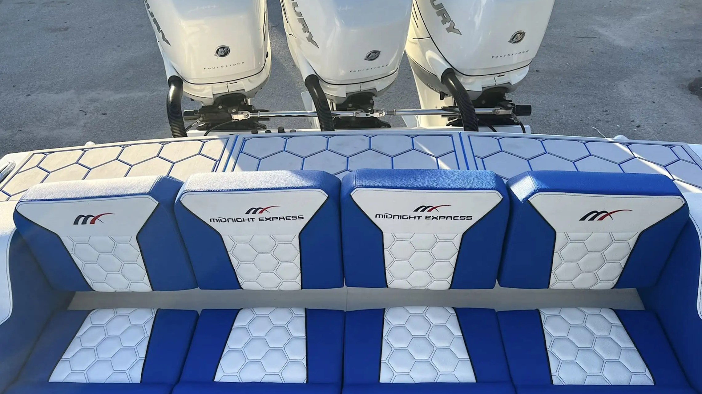 39' Midnight Express - Boat Rental in Nassau, Bahamas