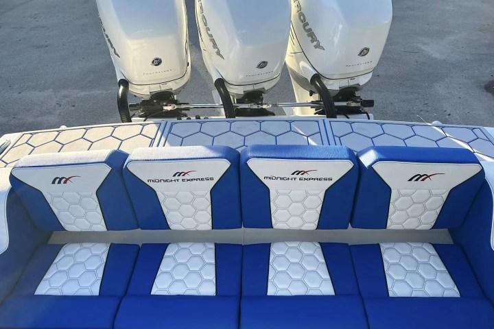 39' Midnight Express - Boat Rental in Nassau, Bahamas