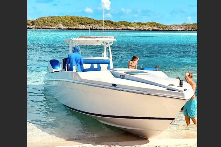 39' Midnight Express - Boat Rental in Nassau, Bahamas