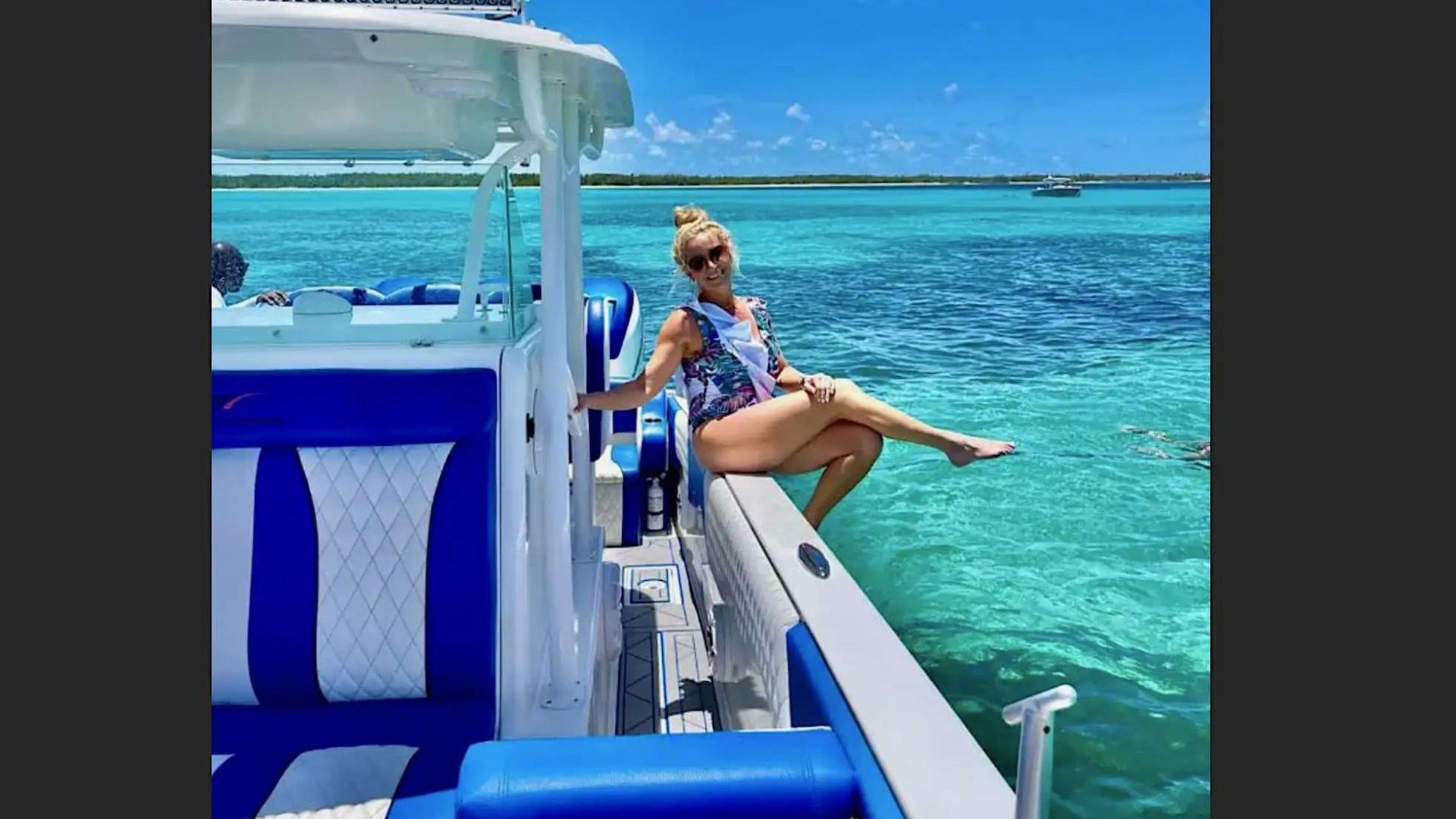 39' Midnight Express - Boat Rental in Nassau, Bahamas