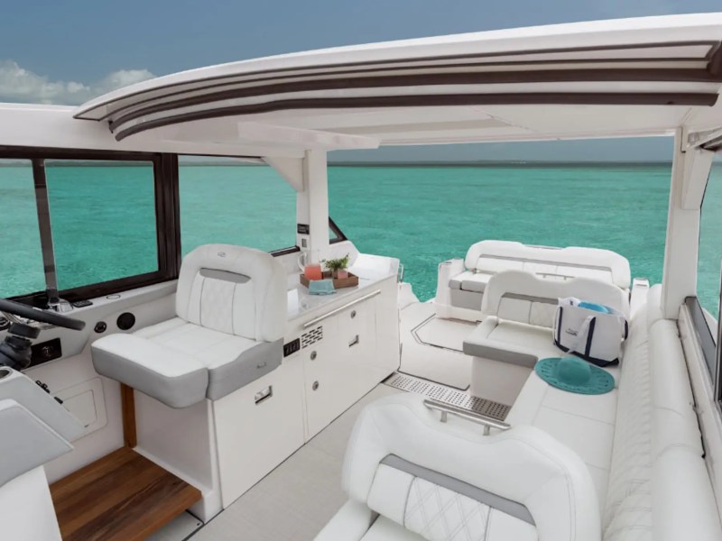 39' Regal - Boat Rental in Tampa, Florida