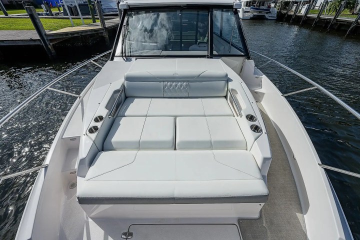 39' Regal - Boat Rental in Tampa, Florida