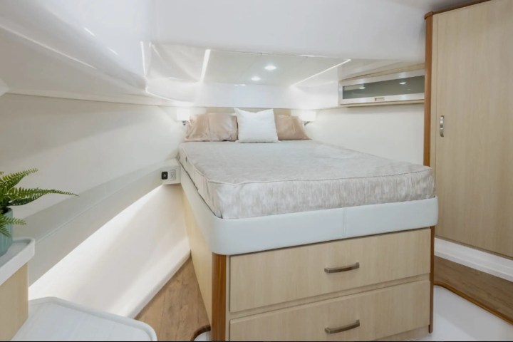 39' Regal - Boat Rental in Tampa, Florida