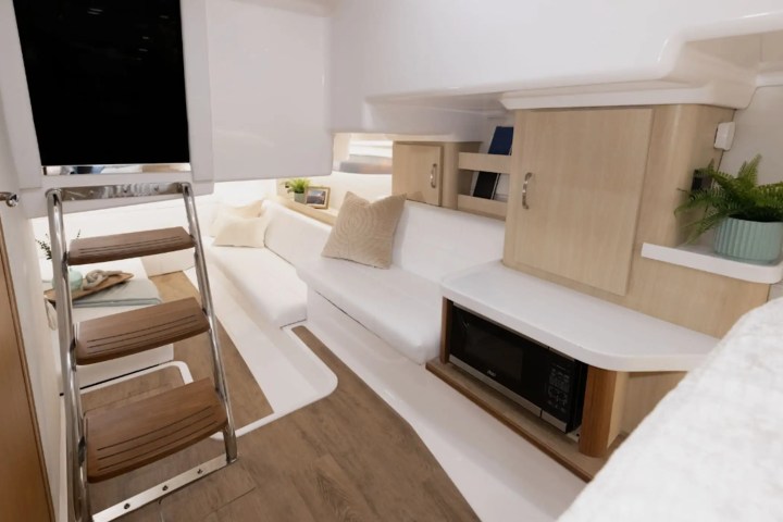 39' Regal - Boat Rental in Tampa, Florida