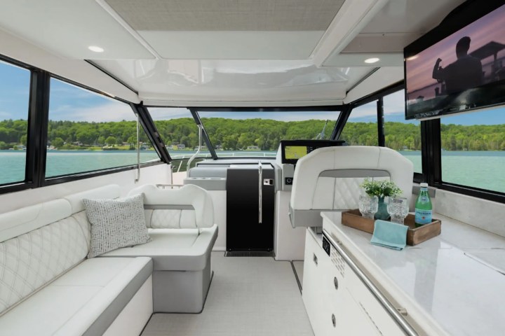 39' Regal - Boat Rental in Tampa, Florida