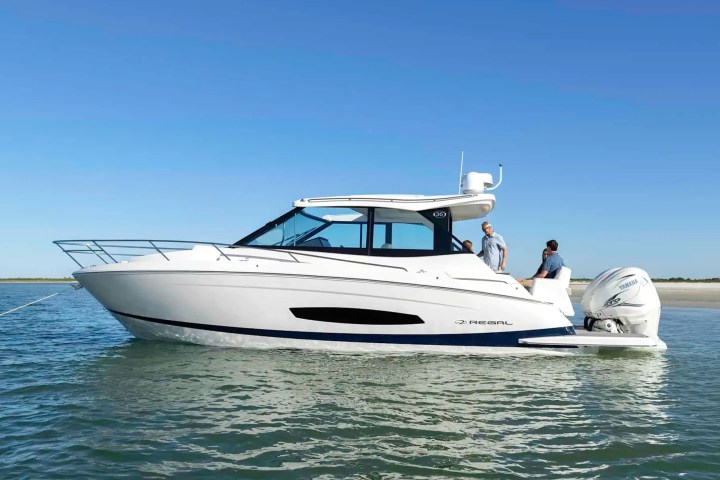 39' Regal - Boat Rental in Tampa, Florida