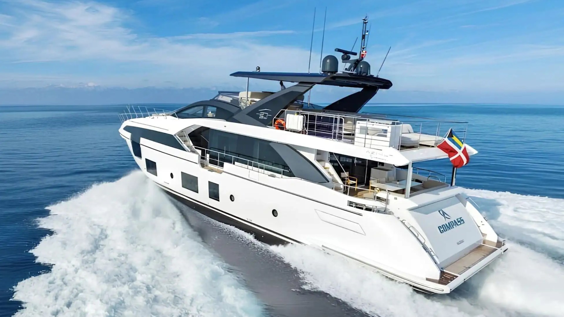 Side deck walkway on 88′ Azimut Miami