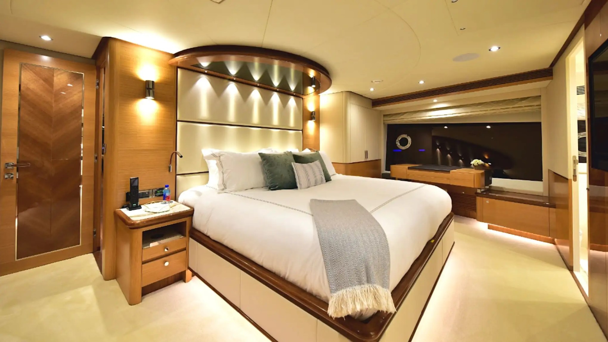 75' Prestige - Yacht Rental in Hollywood, Florida