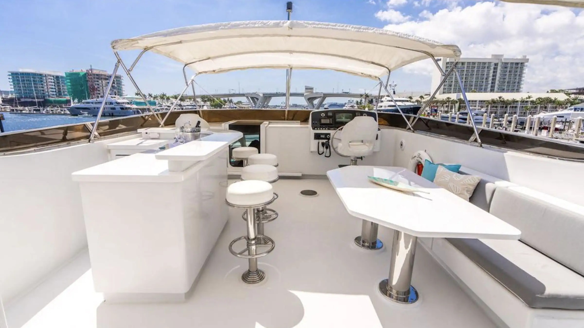 95' Intermarine - Yacht Rental in Fort Lauderdale, Florida