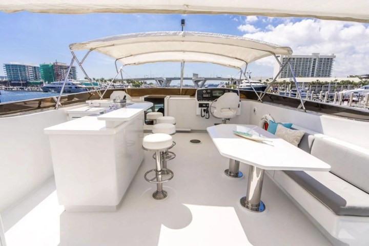 95' Intermarine - Yacht Rental in Fort Lauderdale, Florida
