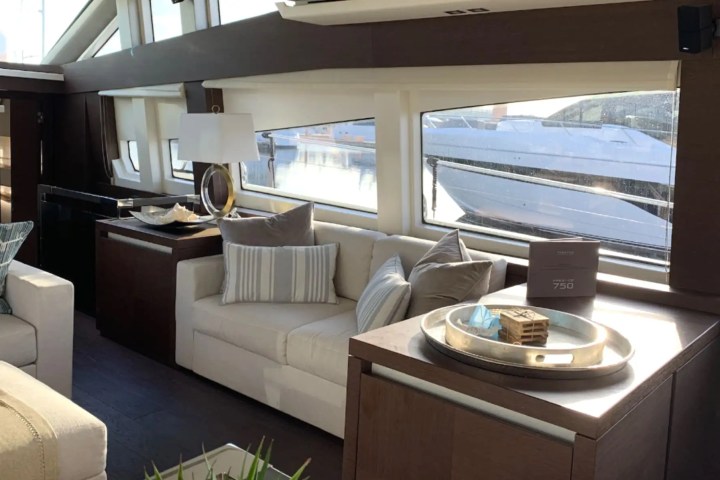 75' Prestige - Yacht Rental in Palm Beach, Florida
