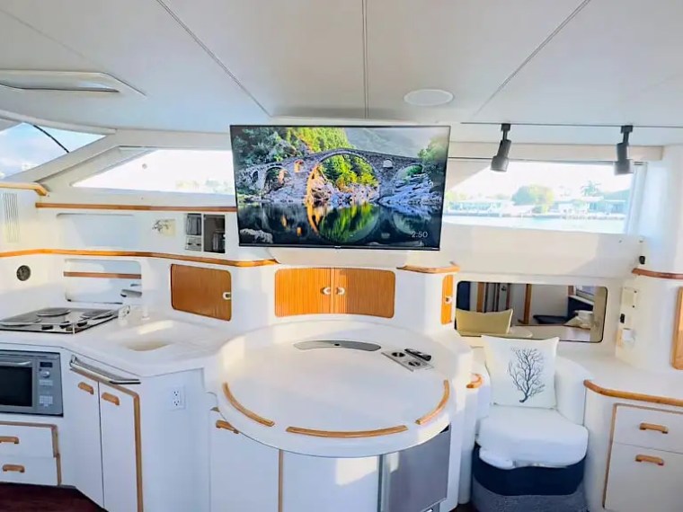 48′ SeaRay boat countertop detail in interior
