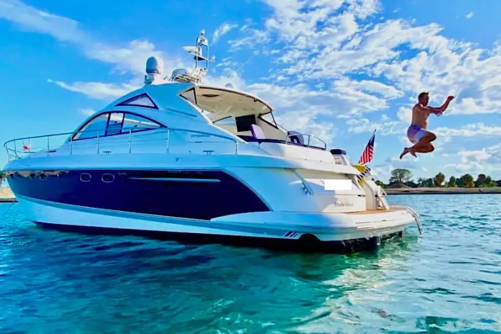 52' Fairline - Yacht Rental in Riviera Beach, Florida