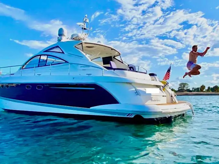 52' Fairline - Yacht Rental in Riviera Beach, Florida