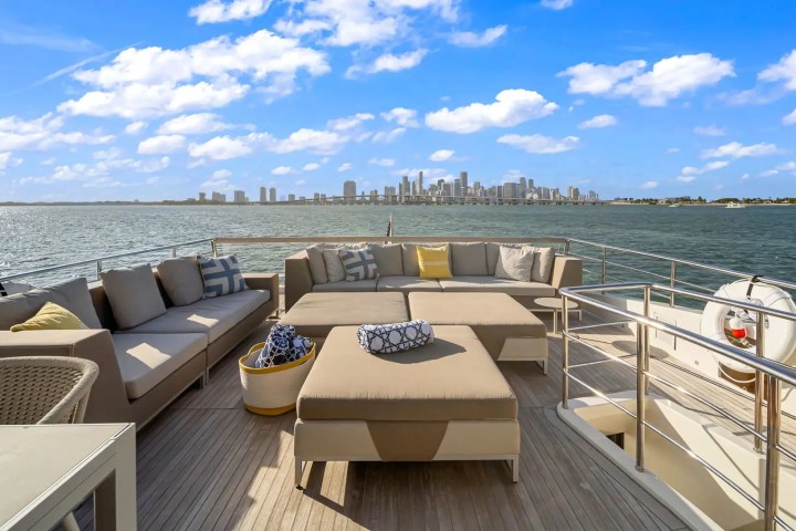 97' San Lorenzo - Yacht Rental in Miami Beach, Florida