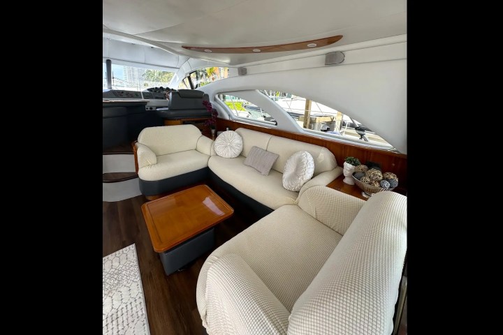 50' Azimut - Yacht Rental in Hollywood, Florida