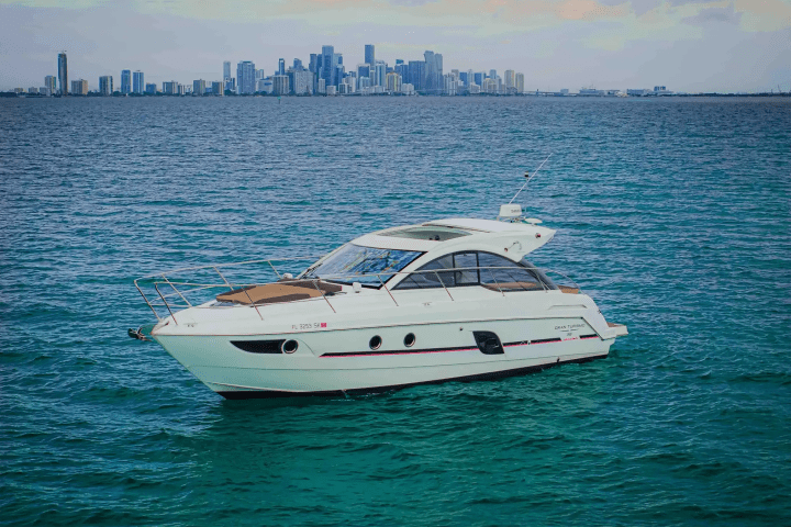 38′ Beneteau formal dining area Key Biscayne