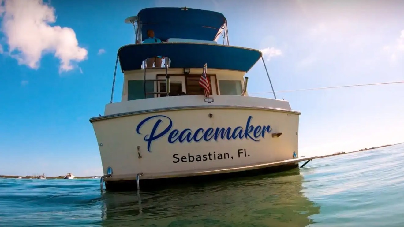 32' Pacemaker - Boat Rental in Sebastian, Florida
