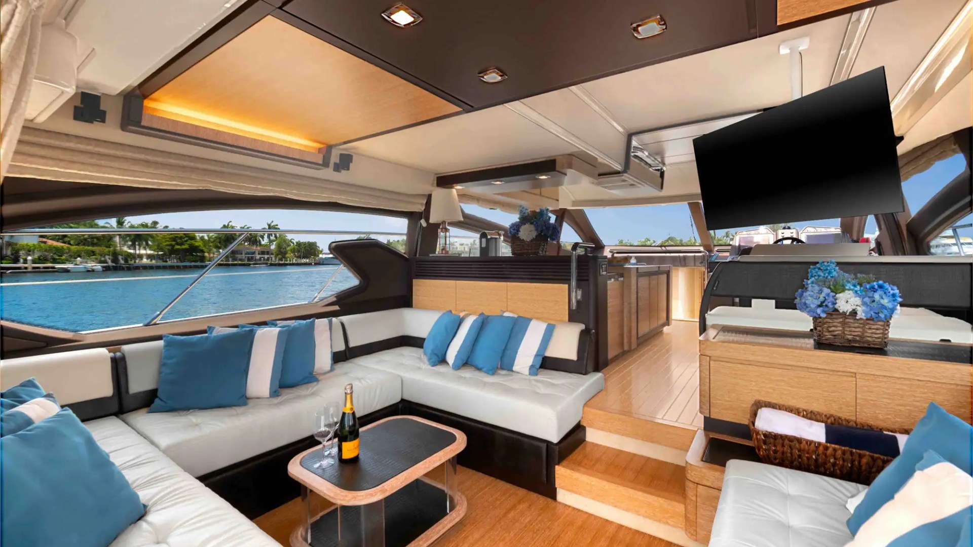 64' Azimut - Yacht Rental in Fort Lauderdale, Florida