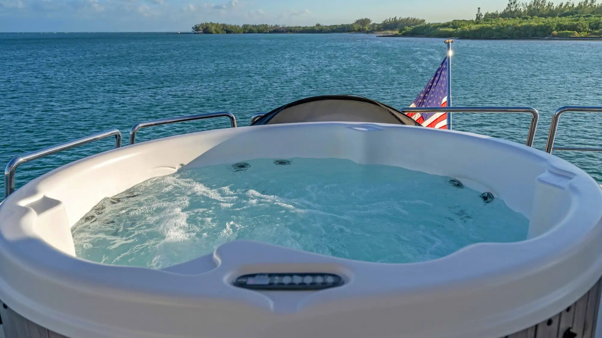90' Azimut yacht charter jacuzzi Miami Beach Biscayne Bay stern deck