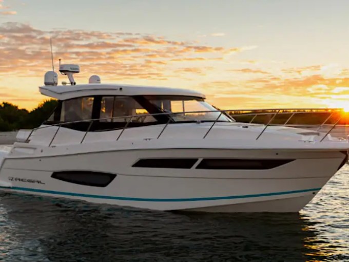40' Regal - Boat Rental in Tampa, Florida