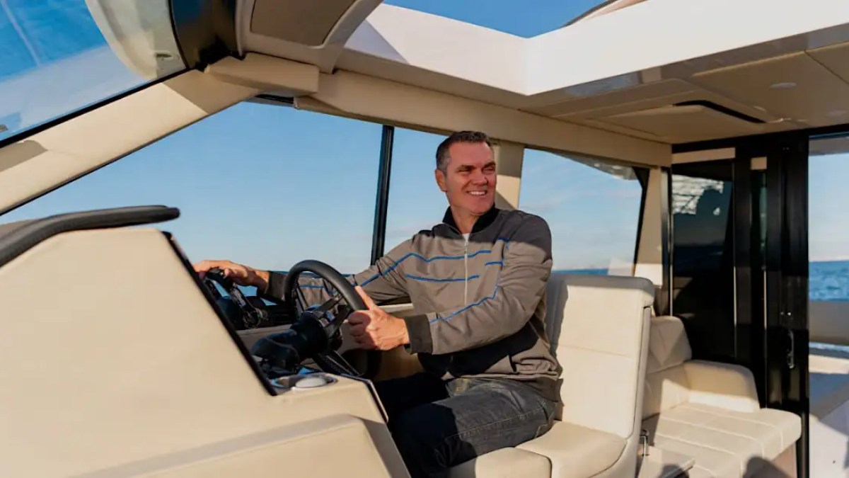 40' Regal - Boat Rental in Tampa, Florida