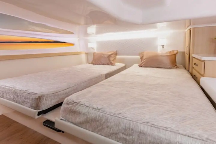 40' Regal - Boat Rental in Tampa, Florida