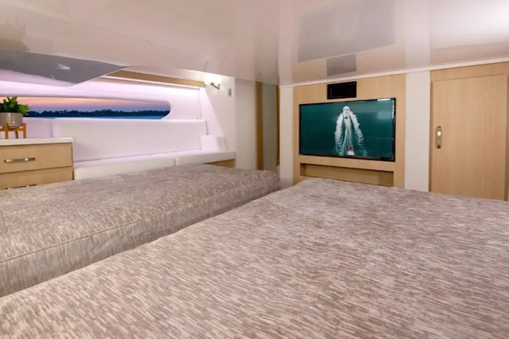 40' Regal - Boat Rental in Tampa, Florida