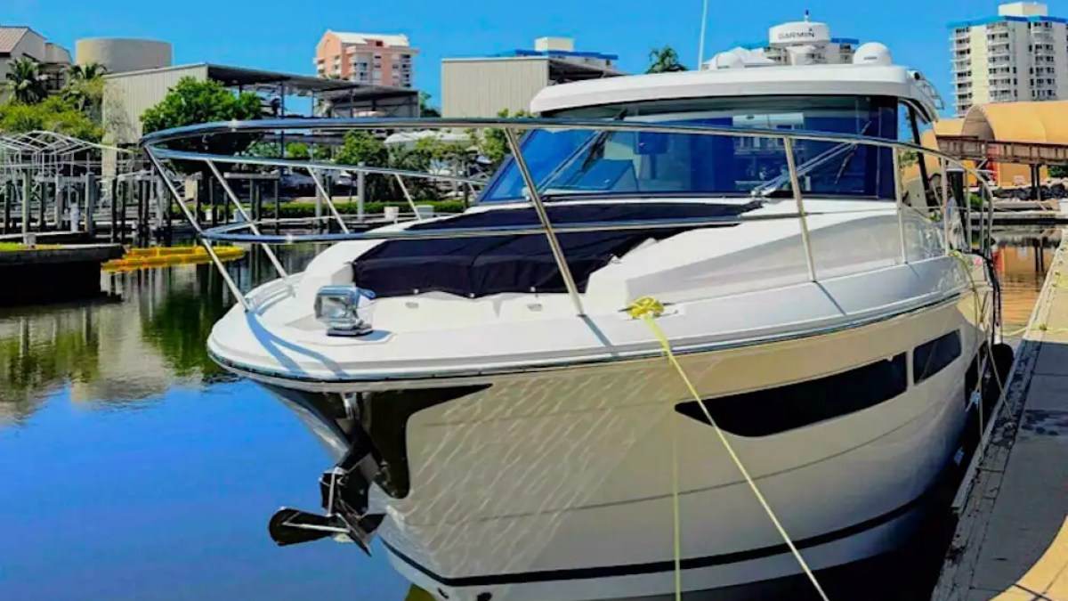 40' Regal - Boat Rental in Tampa, Florida