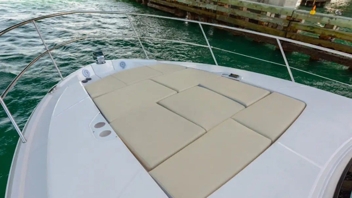 40' Regal - Boat Rental in Tampa, Florida
