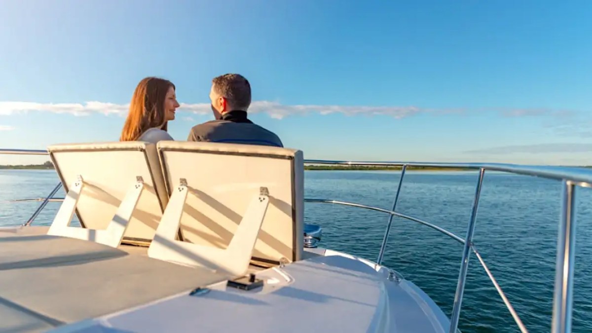 40' Regal - Boat Rental in Tampa, Florida