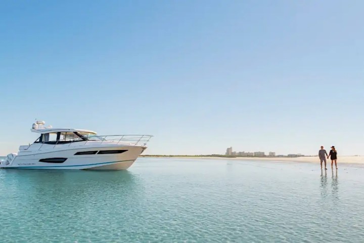 40' Regal - Boat Rental in Tampa, Florida
