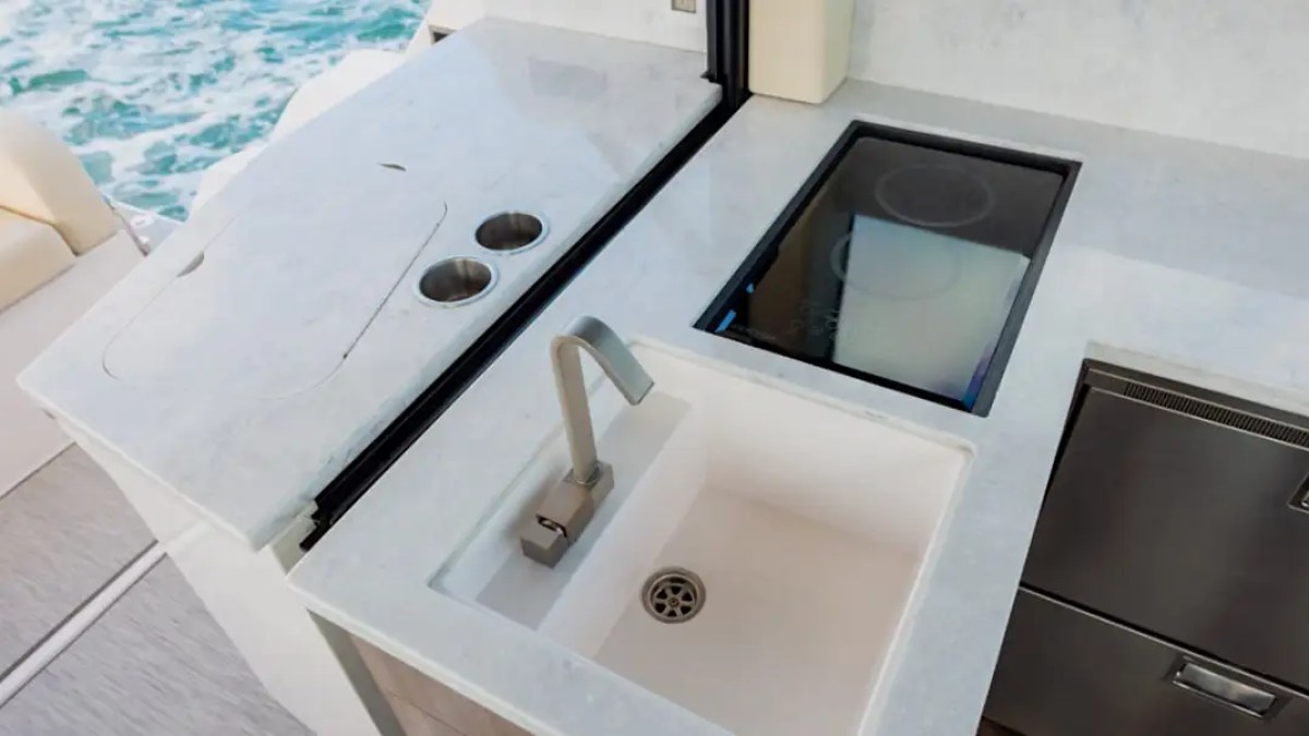 40' Regal - Boat Rental in Tampa, Florida