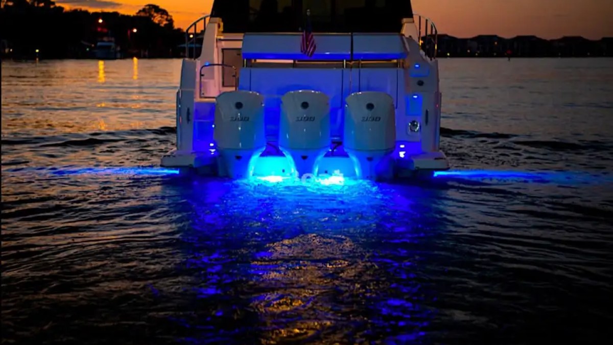 40' Regal - Boat Rental in Tampa, Florida